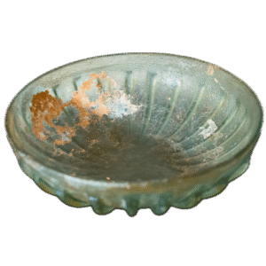 Coupe en verre verdâtre à godrons – Époque romaine, 1er siècle après J.-C.